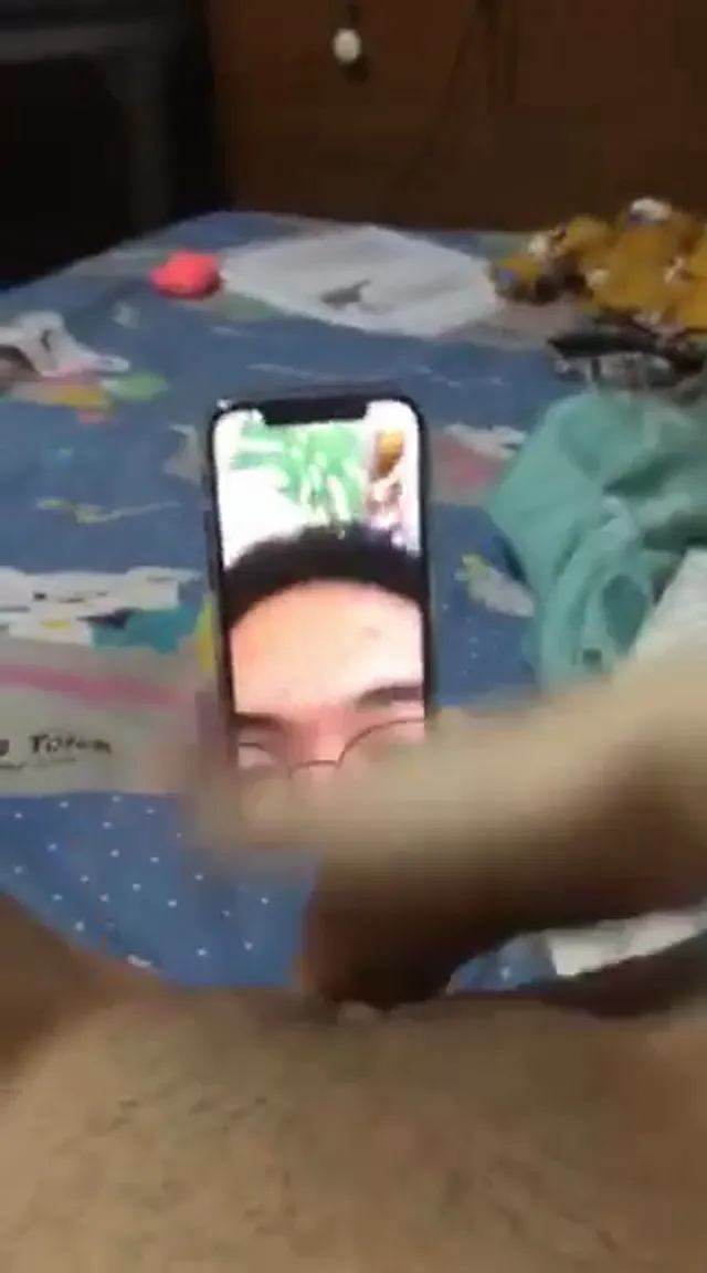 来自菲律宾的精神小妹和网友裸聊自慰抠逼