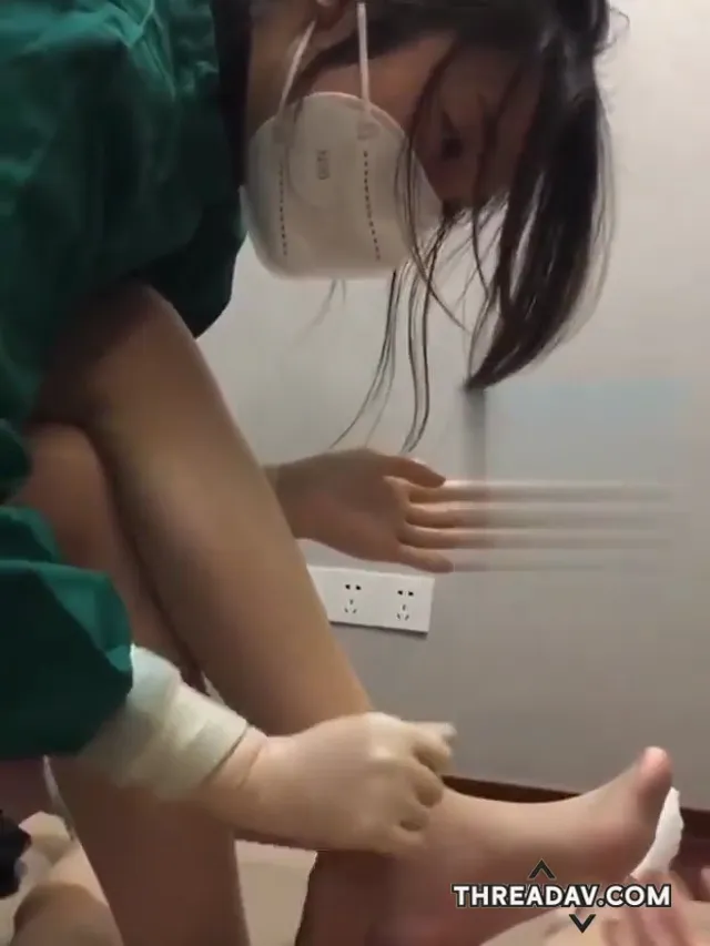 超美護士，幫病患打手槍影片流出，技術一流