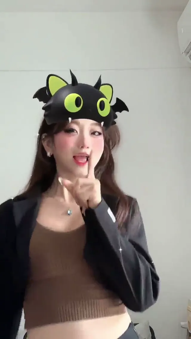 迷人甜美美女母狗騷逼摳逼私拍流出