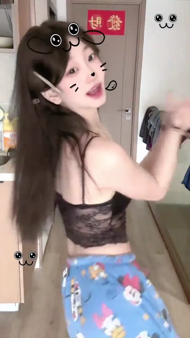 迷人甜美美女母狗騷逼摳逼私拍流出