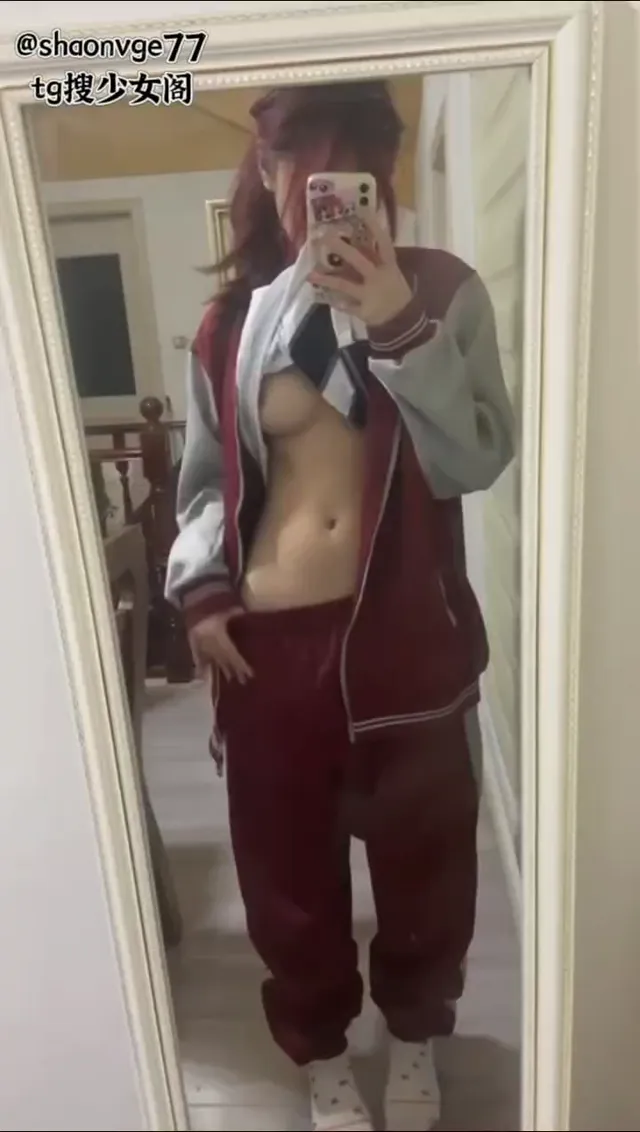 高中生制服女學生私下自拍黑絲露逼奶子視頻反差騷狗樣