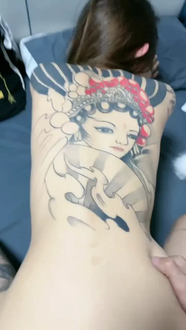 刺青妹子的淫亂之夜
