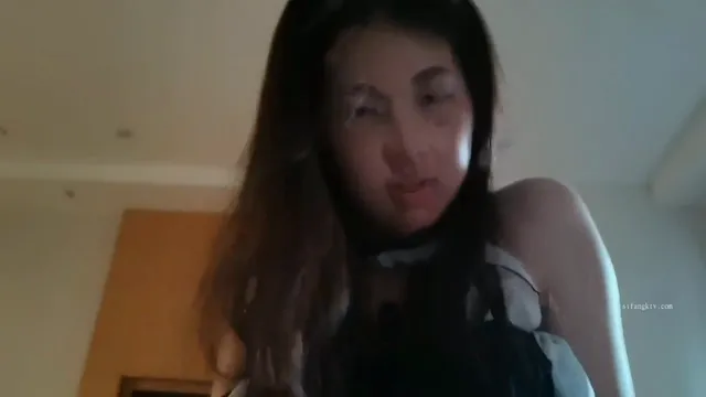 极品小情侣私拍泄密 清纯颜值小美女 没想到私下玩的这么开,SM颜射样样精通 被调教成小母狗