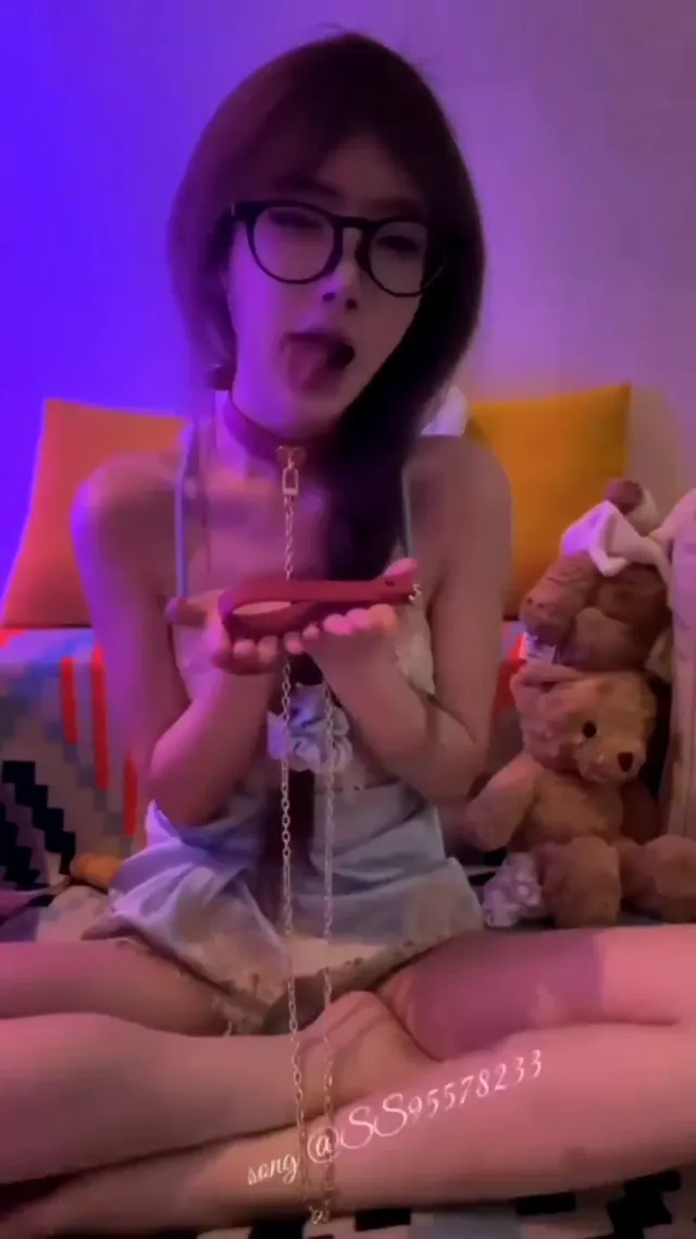 推特极品反差婊纯欲女神 人前女神人后母狗！