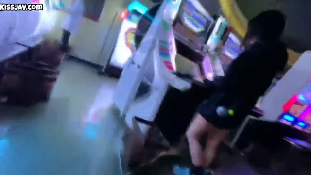 學生妹挑戰街機輸了被男同學騙去無套打炮(無碼)
