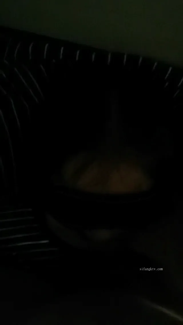 极品小情侣私拍泄密 清纯颜值小美女 没想到私下玩的这么开，SM颜射样样精通 被调教成小母狗