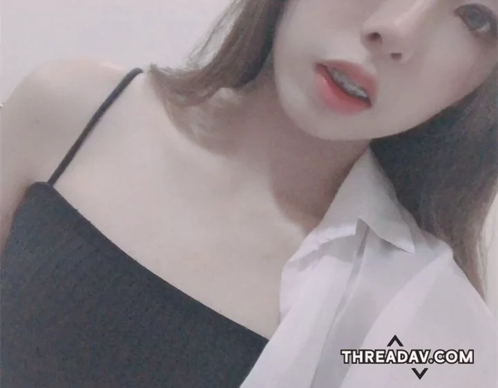 可愛牙套妹的IG私房照外流