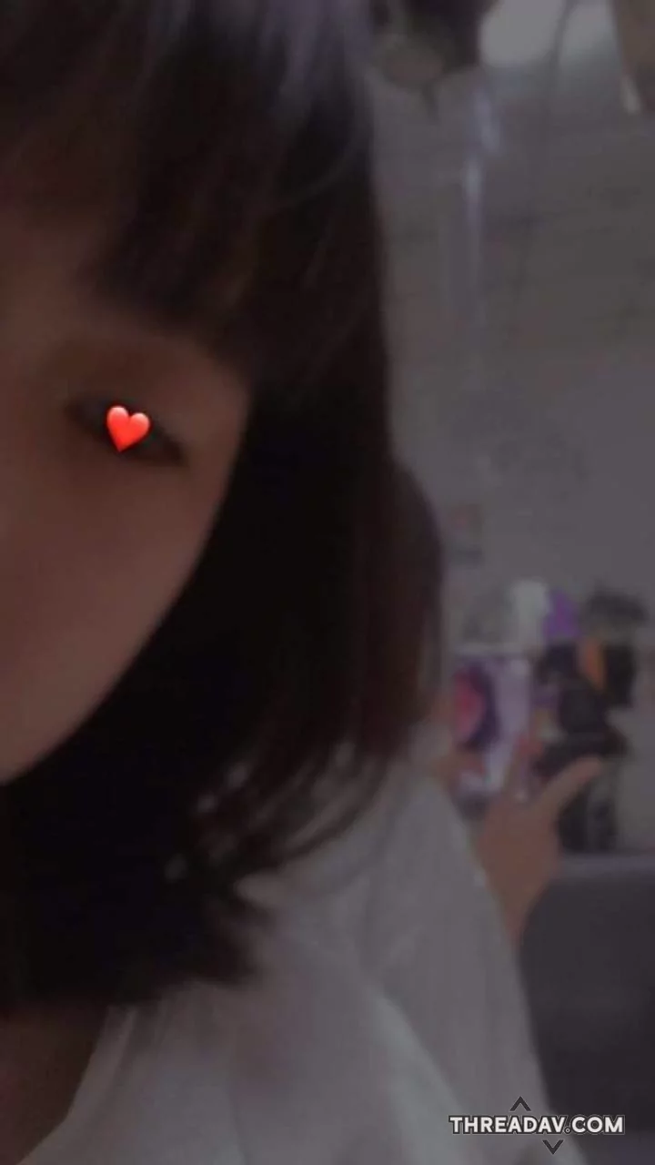 IG私密流出胸型不錯的妹子白虎穴自慰 插到白漿都出來了 