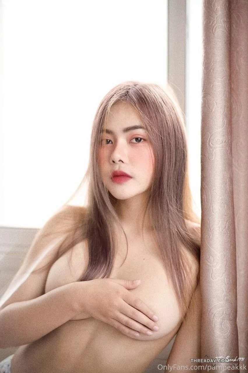 反差微肉女白嫩奶子口交炮友反被炮友猛操