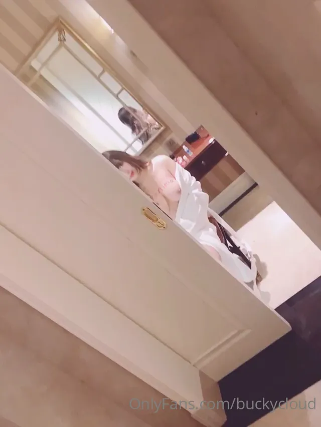 甜美可愛知名網紅onlyfans視頻流出，反差大露臉大露巨乳奶子
