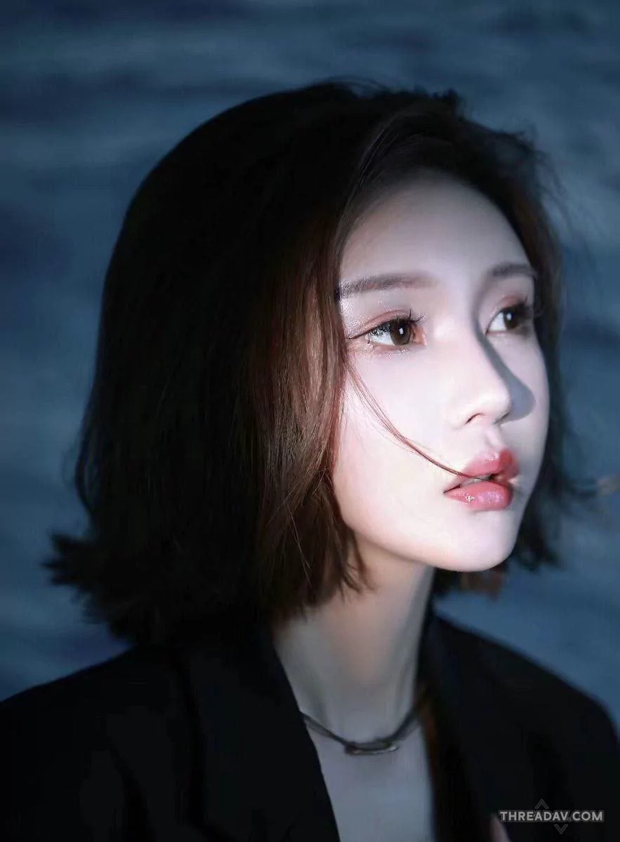 抖音精神小妹王火锅火辣迷人身材人瘦奶子大看着就想操死这个骚逼
