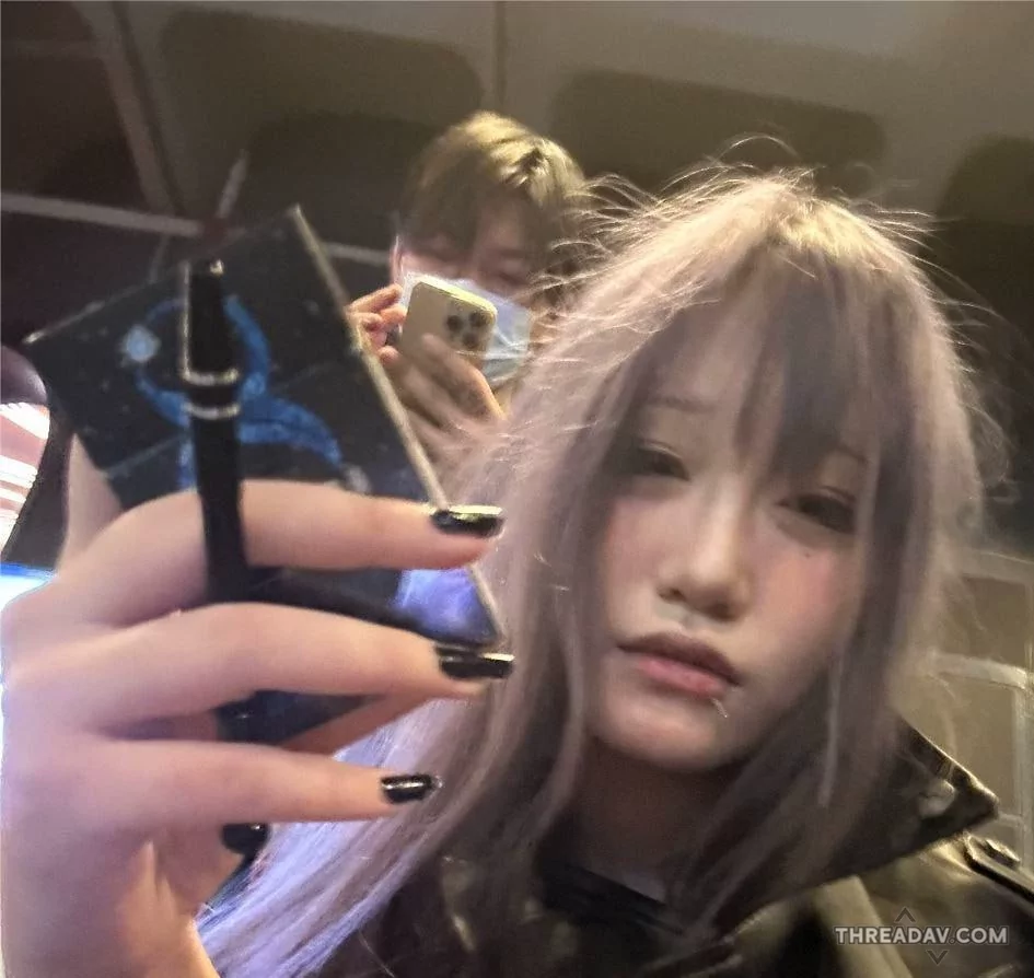 河北精神小妹张芯佳圆润大奶子黑丝女仆装视频曝光