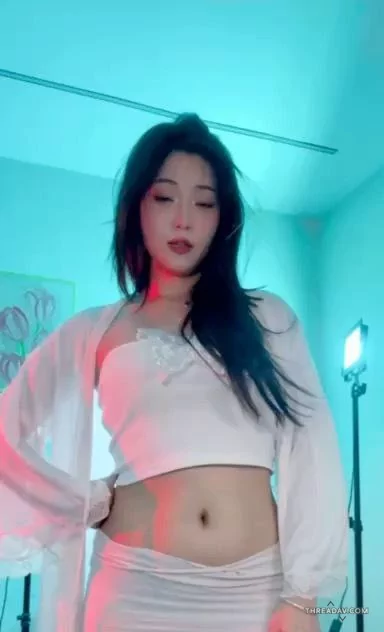 抖音极品反差小母狗茄汁荔汁不雅视频曝光
