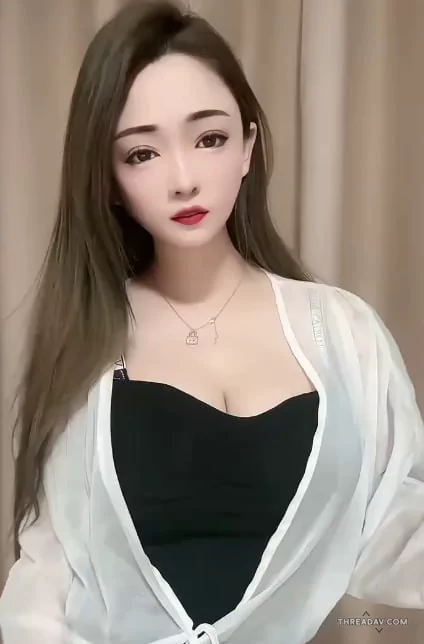魔鬼身材纹身反差婊精神小妹一个小球球巨乳肥臀大尺度自拍会员付费福利姬视频曝光