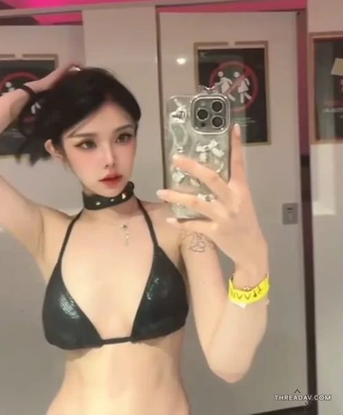 天津母狗精神小妹黄丽娜主人的性奴小母狗被各种调教