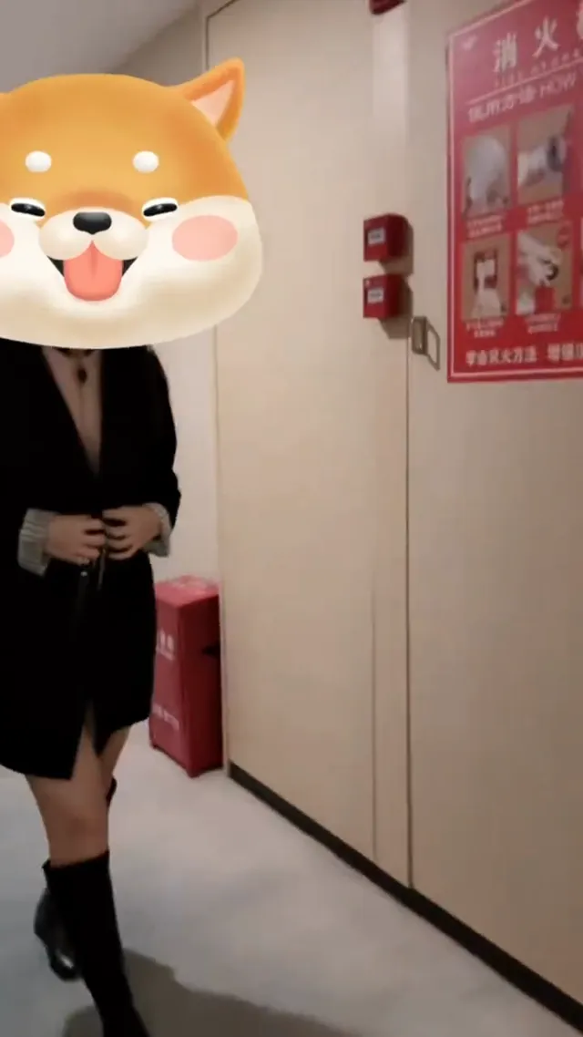 吞精兽反差小母狗反派C小姐被各种调教户外露出视频合集曝光
