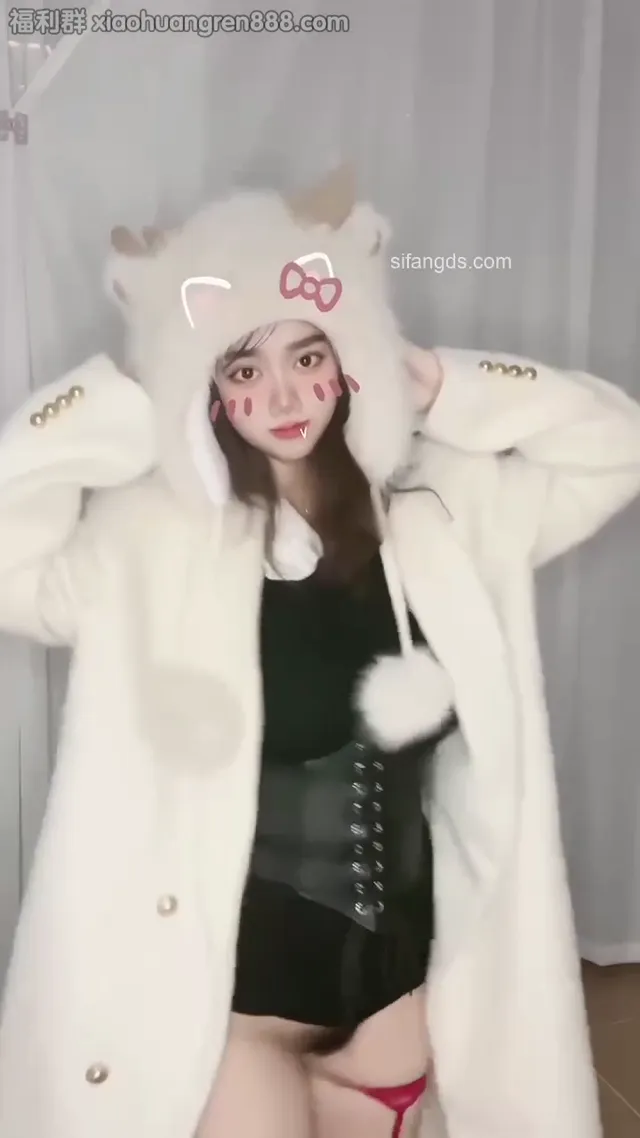 模特挑高身材的巨乳美女，自拍露脸露点視頻，那表情還真騷，奶子挺大 - 自拍視角實錄影片