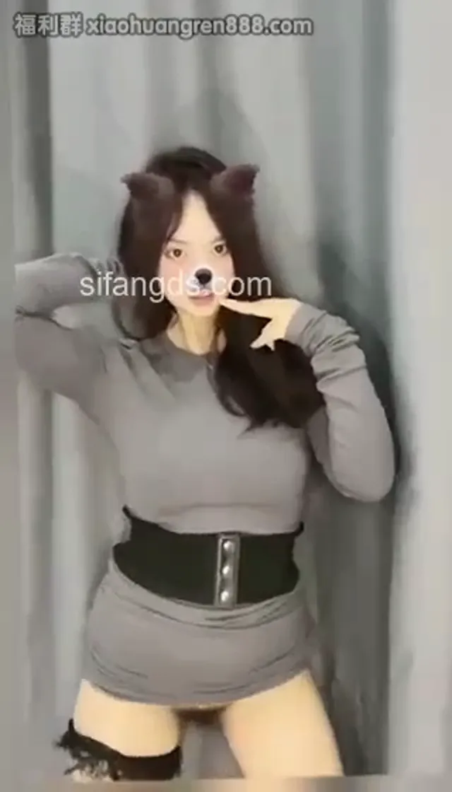 模特挑高身材的巨乳美女，自拍露脸露点視頻，那表情還真騷，奶子挺大 - 自拍視角實錄影片