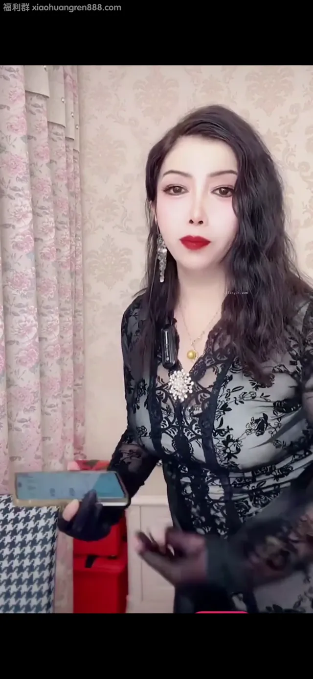 这种穿搭是女生的选择，还是男生的幻想？
