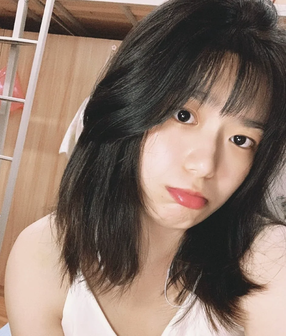 twzp極品身材小護士,私底下竟然是反差母狗