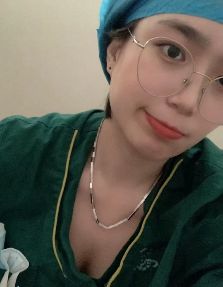 twzp極品身材小護士,私底下竟然是反差母狗