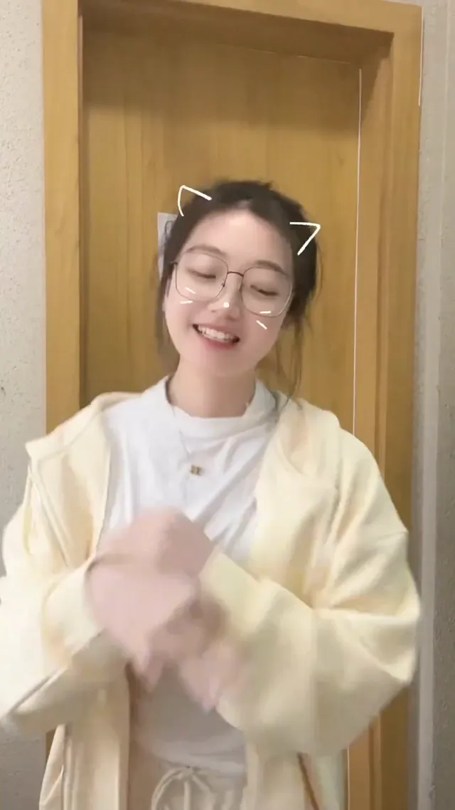 加上小貓特效後很有貓感，有可愛到你嗎，給心