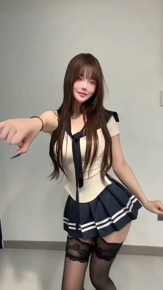 這制服有毒💣 看一次就上癮