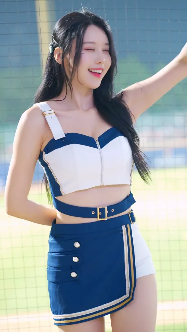 李雅英《女神級的回眸真的超電跳什麼都好Q彈》新莊棒球場_富邦_fubon_angels