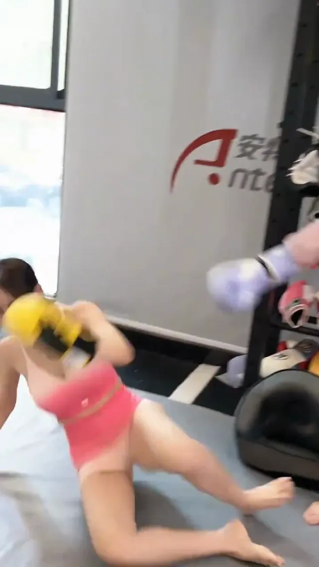不跟你們玩了