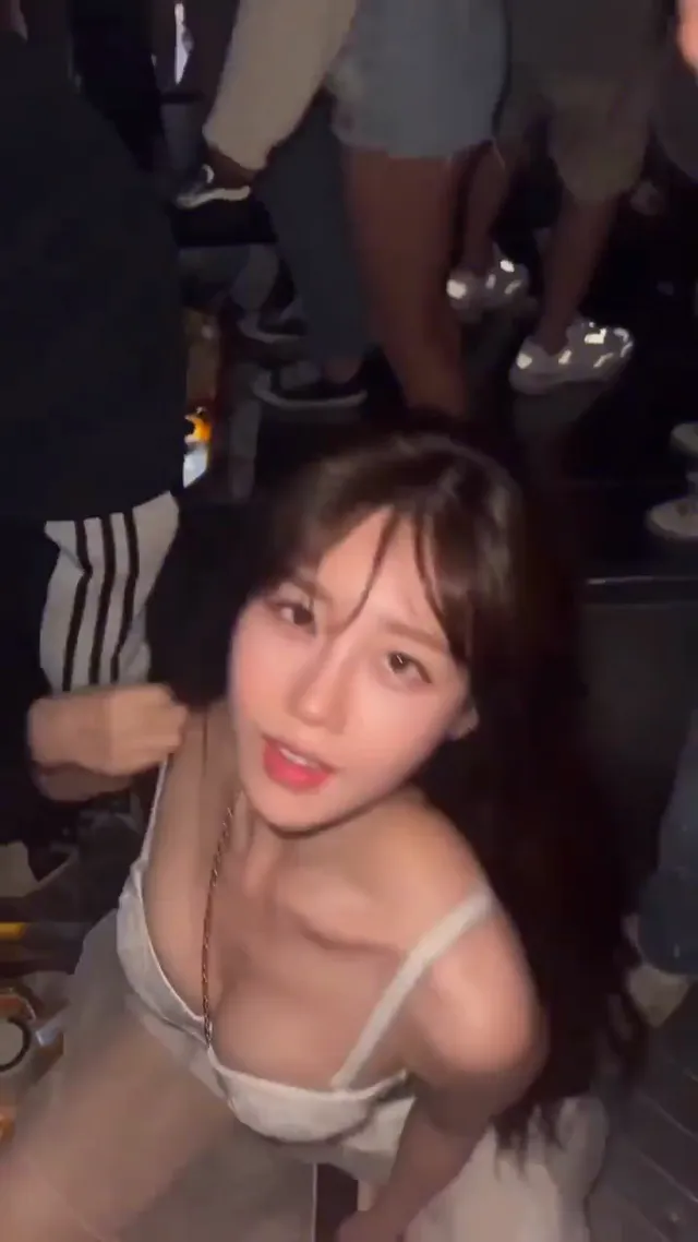 天花板了