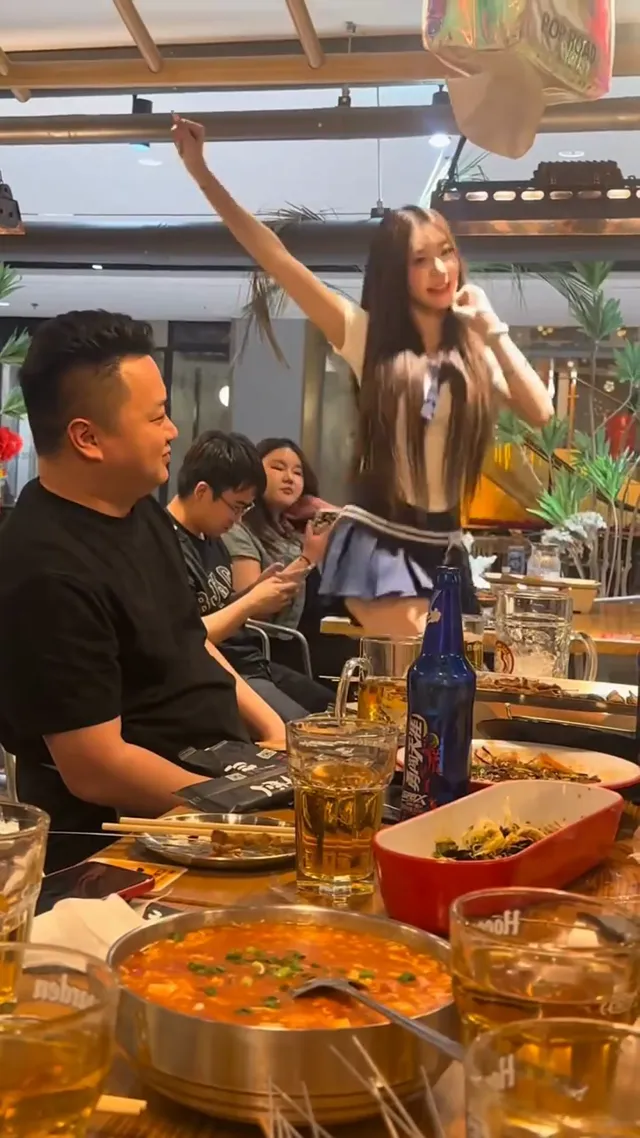 看大哥表情值得了