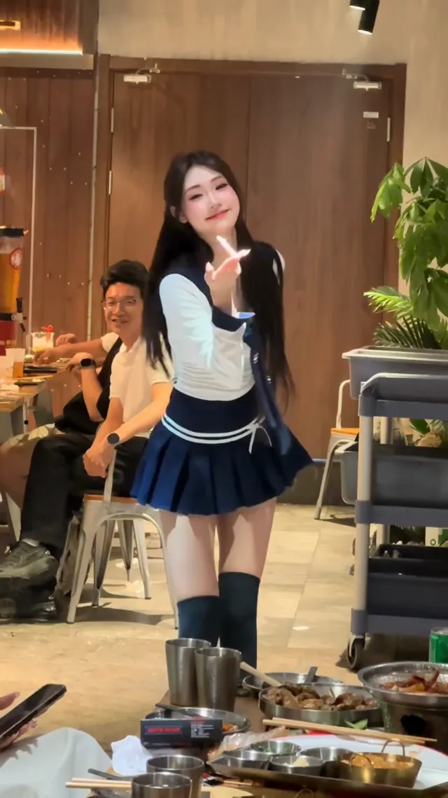 這大哥都笑歪嘴了