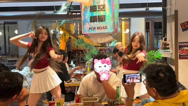 看她翻肉串的樣子，我決定單身一輩子了
