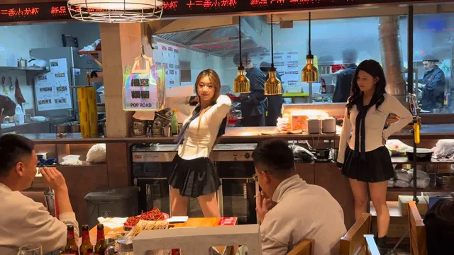 看她翻肉串的樣子，我決定單身一輩子了
