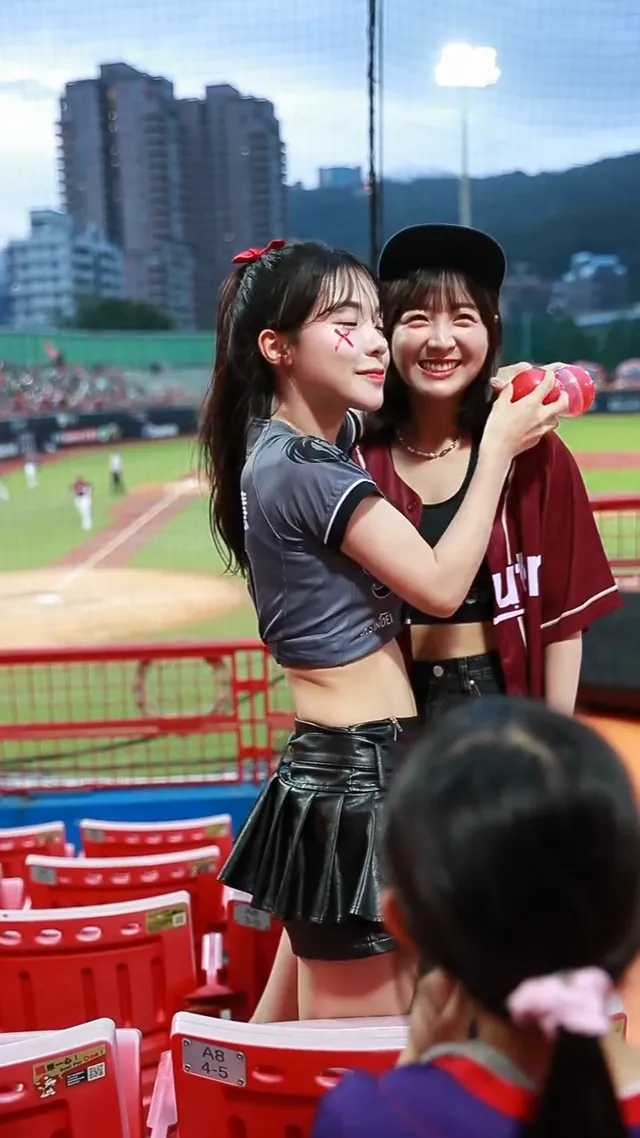 籃籃來探班她的大黑 @le_dahye#이다혜#치어리더#李多慧#cheerleaders#台湾野球チア#小龍女