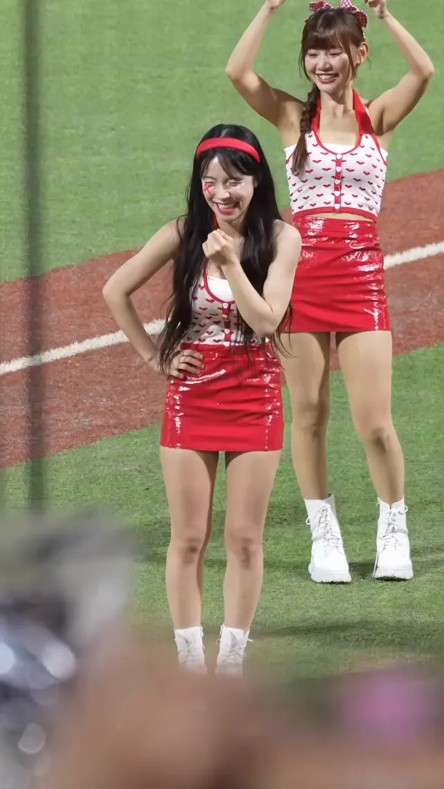 多慧被地板動作逗笑了@le_dahye#이다혜#李多慧#cheerleaders#台湾野球チア#小龍女
