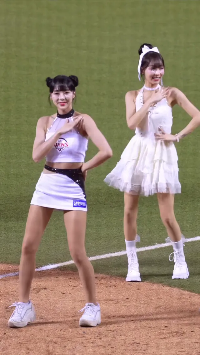最瘦台妹林襄韓妹車榮玹同框 太驚人惹 #cheerleaders#台湾野球チア#小龍女#엘지트윈스#잠실구장#LG트윈스응원#KBO