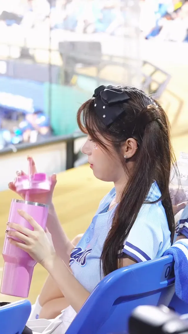 冰塊有這麼好吃嗎#이주은#李珠珢#LeeJuEun#kpop#fubonangels#富邦悍將#新莊城堡#新莊棒球場