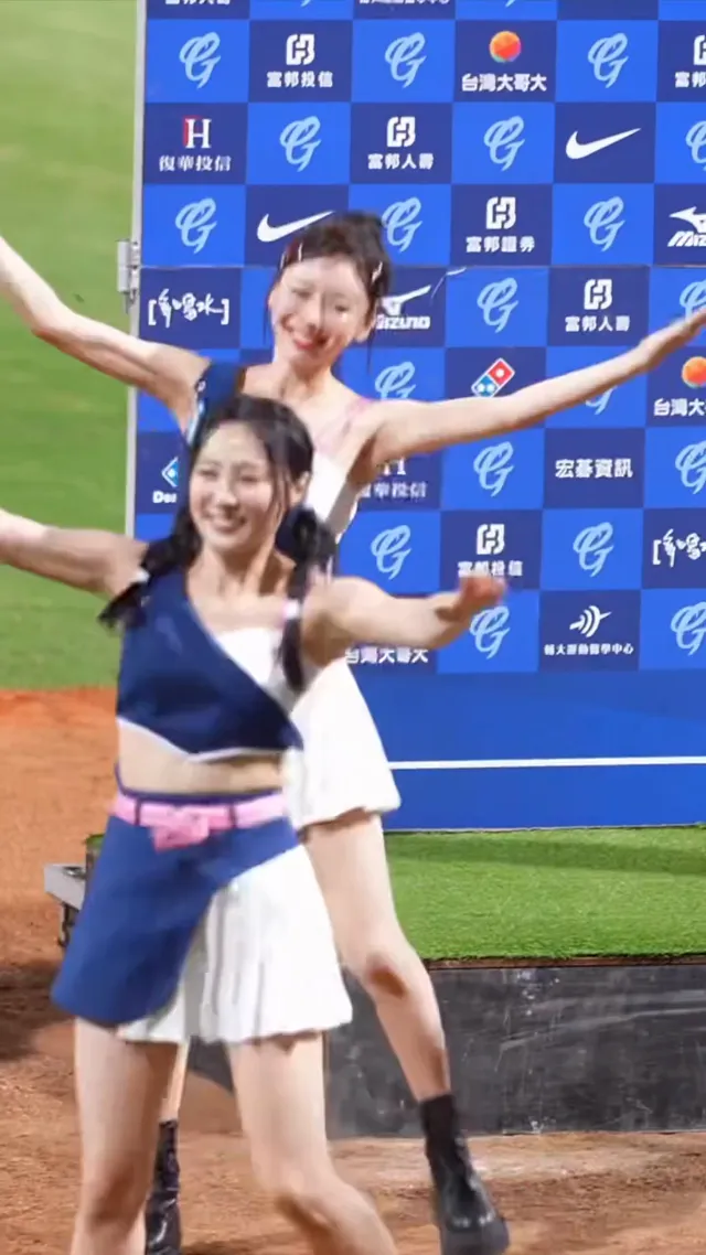 雅英勝利舞 雅英第一名～#이아영 #치어리더#모델#李雅英이아영#富邦悍將 #fubonangels#新莊城堡