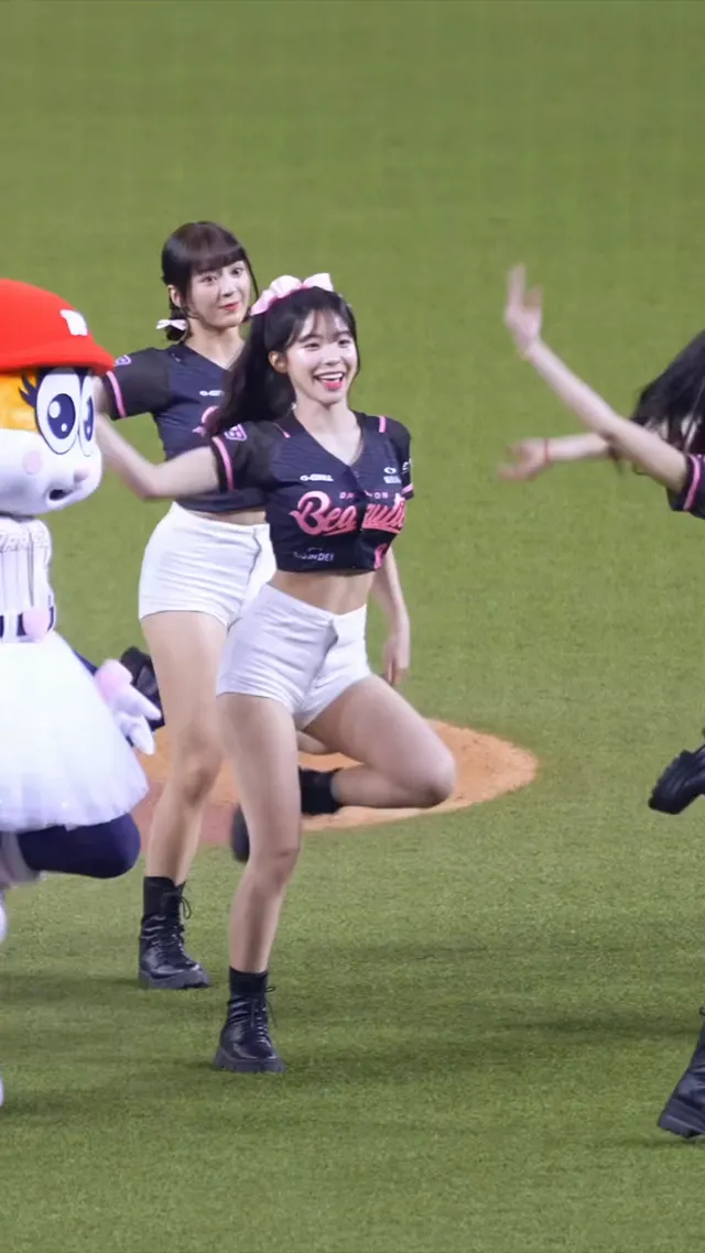 多慧屁股扭到自己都笑了🤣@lee_dahye#이다혜#李多慧#cheerleaders#台湾野球チア#小龍女