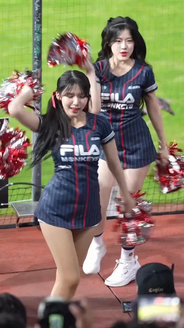 廉世彬中場舞 樂天新韓援首跳 #fancam #台湾野球チア #可愛すぎるチアリーダー #樂天女孩 #cheerleading #rakutengirls #염세빈