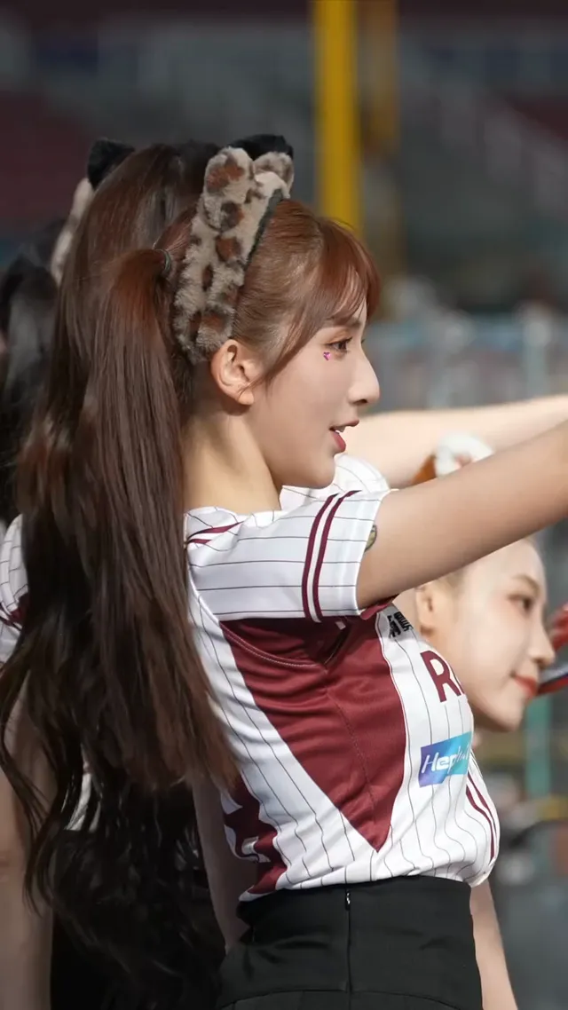小葳葳Dora皮膚超好 #fancam #台湾野球チア #可愛すぎるチアリーダー #樂天女孩 #cheerleading #rakutengirls