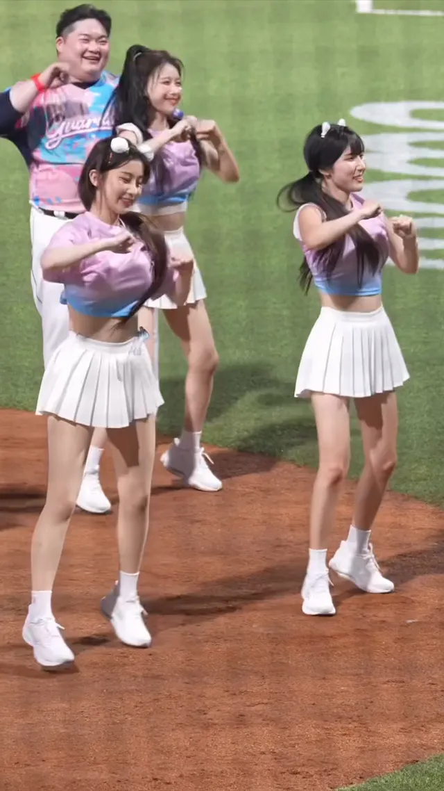 珠珠寶貝勾腳超可愛😀 #이주은#李珠珢#LeeJuEun#fubonangels