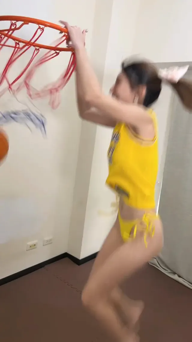 模仿 Lebron James Silencer Dunk