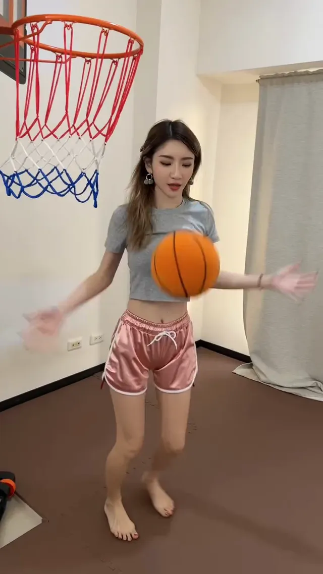 Double Catching The Ball Mid Air Dunk