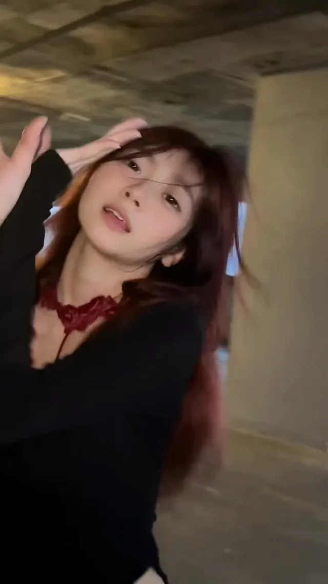 今晚的裙擺，是心跳的頻率💃