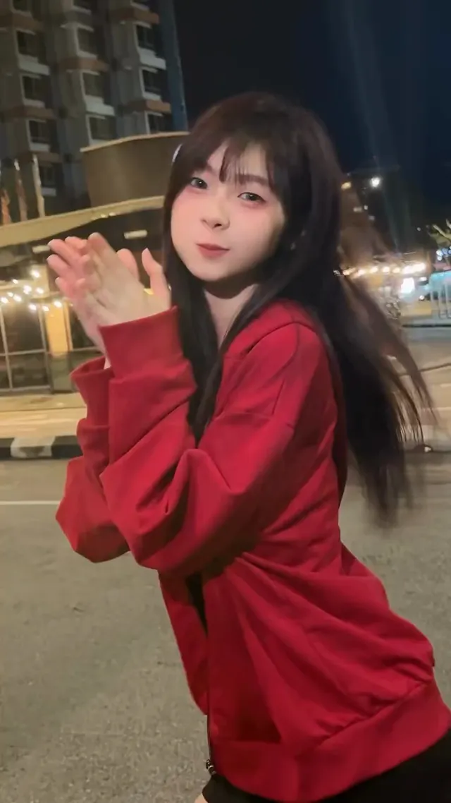 小裙子 + 燒烤 + 微醺氣氛，今晚太上頭了！
