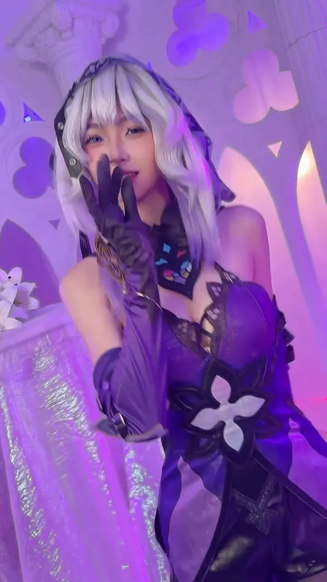 燒烤香 + 妹子甜，這畫面誰受得了？
