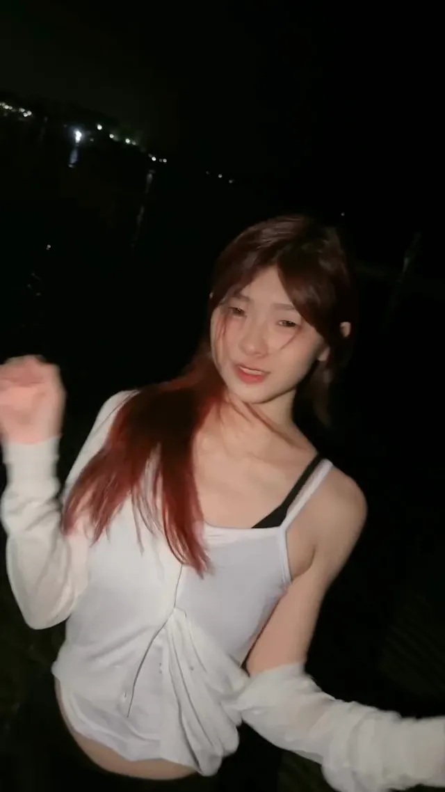 燒烤香 + 妹子甜，這畫面誰受得了？