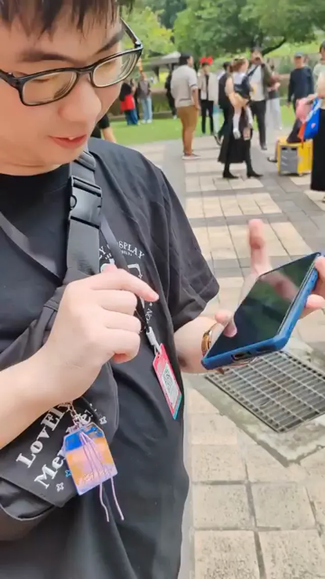 今晚的裙擺，是心跳的頻率💃